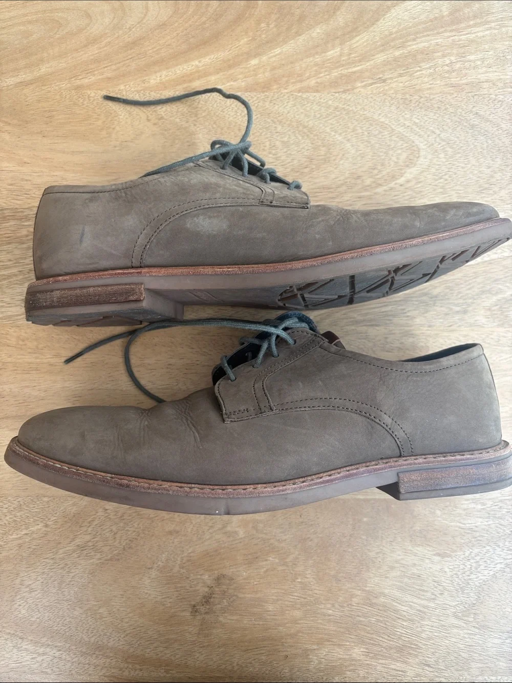 Ben Sherman Men's Taupe Lace-Up Derby Shoes with Grey Laces